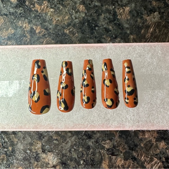 “Toi” Press On Set by LoveScottiNails - Picture 2 of 3